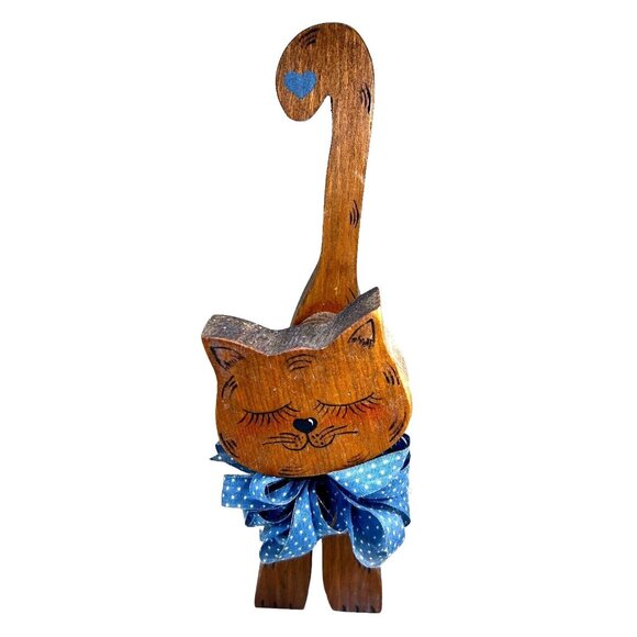 Vtg Wooden Cat Folk Art Hand Painted Shelf Sitter Blue Ribbon Eyelashes Whiskers - Picture 2 of 9